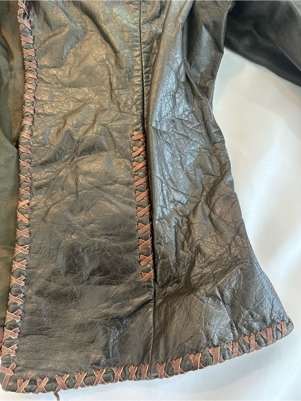 Vintage Saguaro Women’s Brown Leather Jacket with Contrast Stitching - Picture 5 of 9